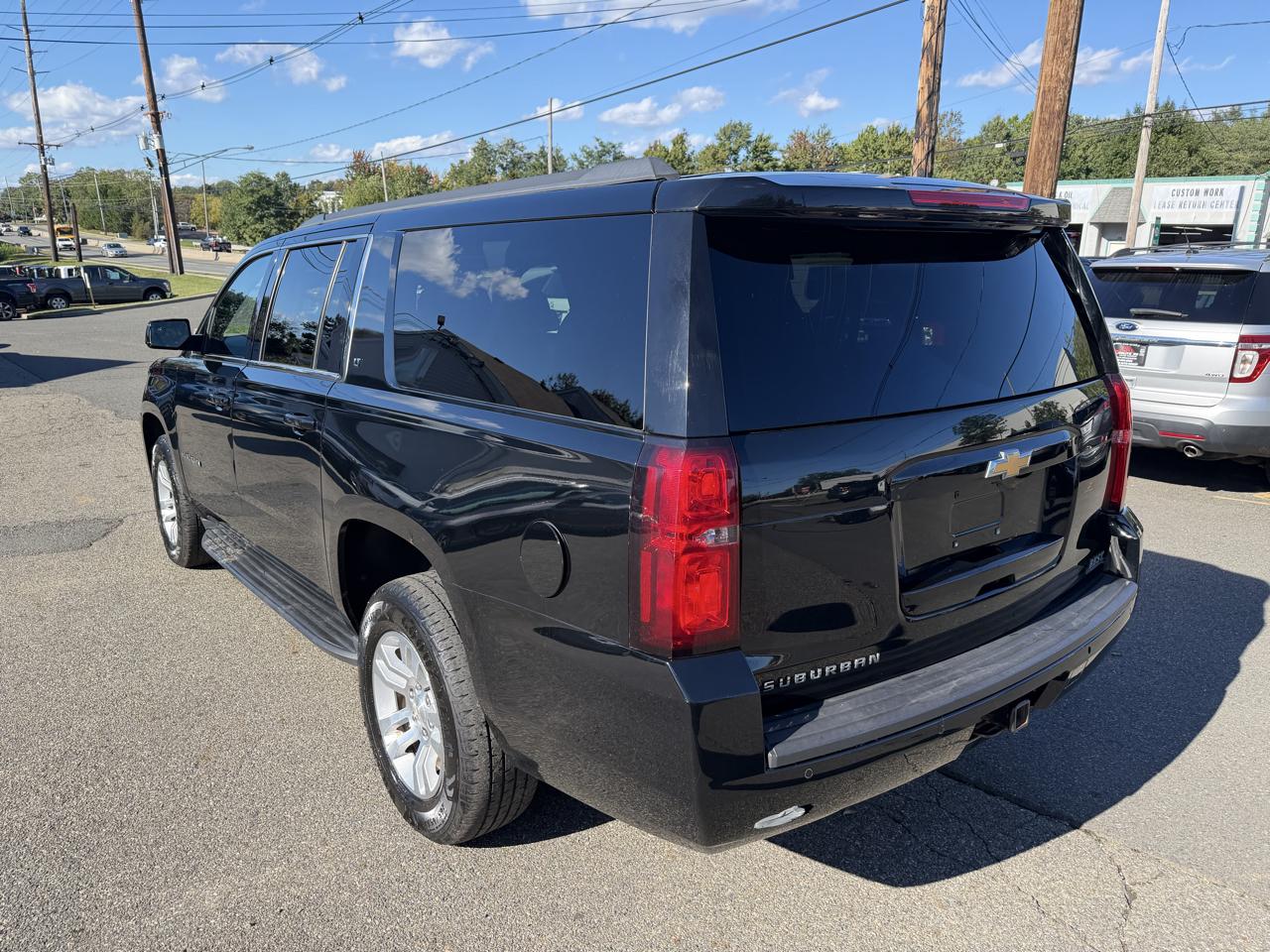 Chevrolet Suburban LT 4WD 2019