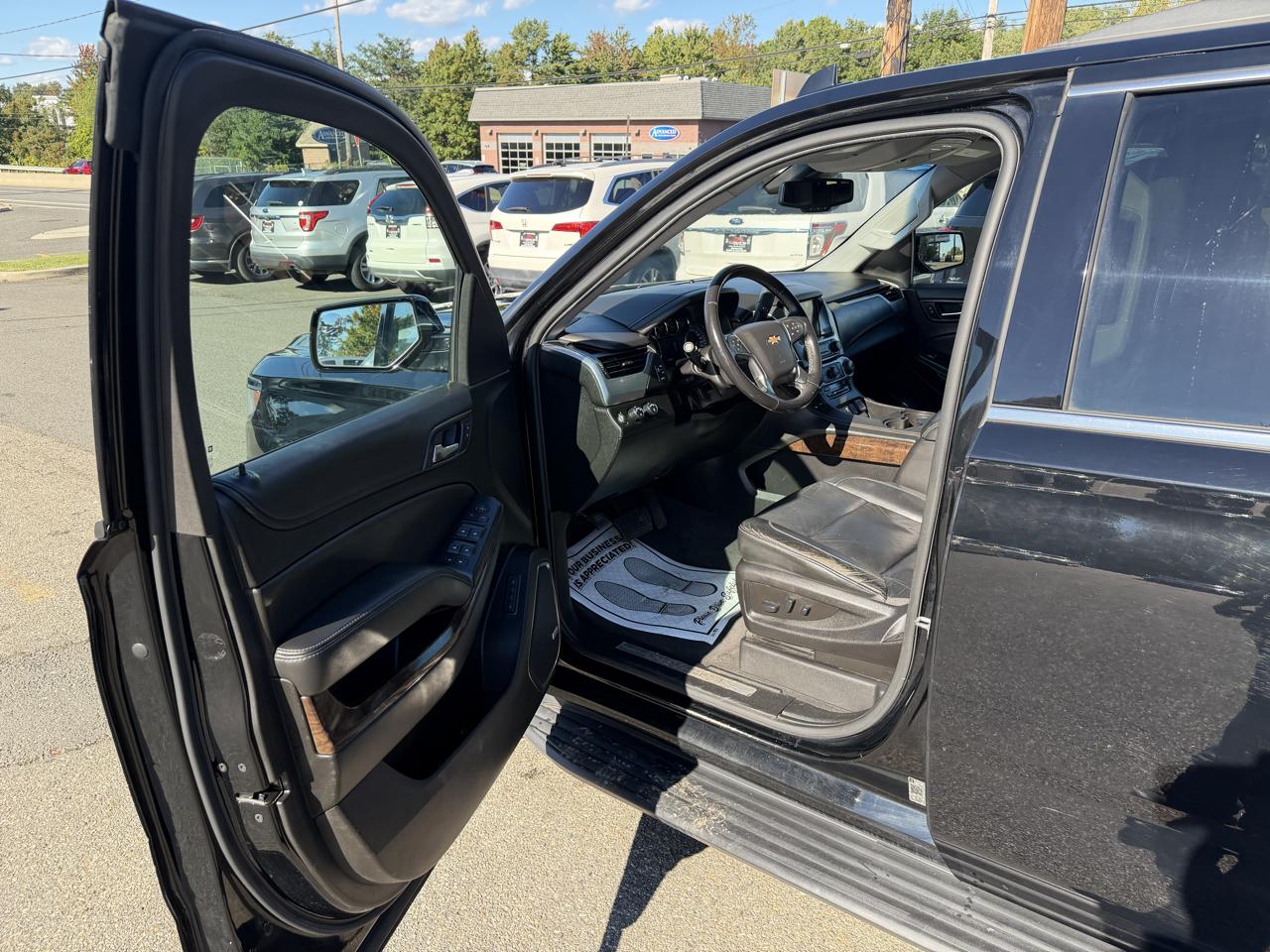 Chevrolet Suburban LT 4WD 2019
