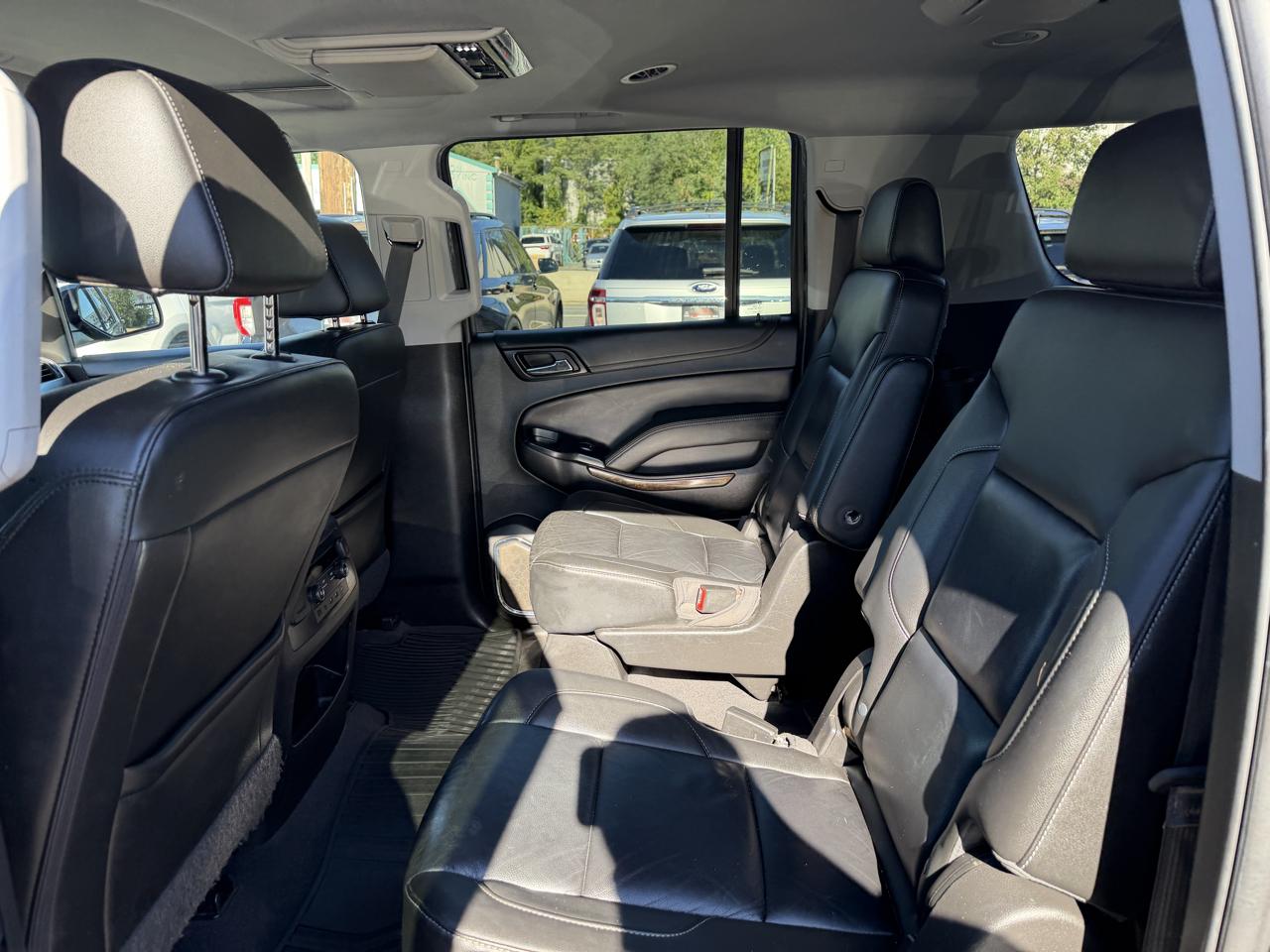 Chevrolet Suburban LT 4WD 2019