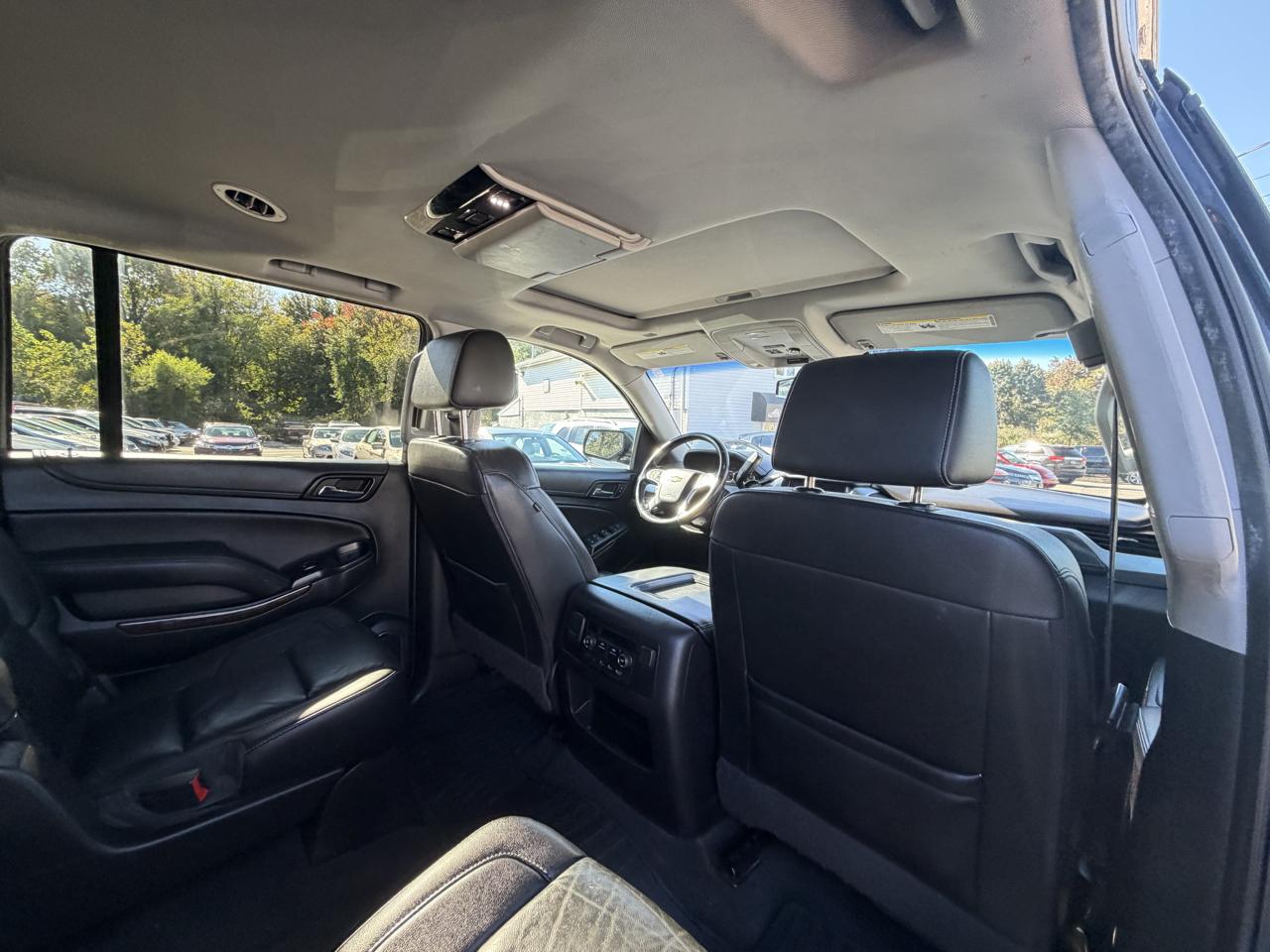 Chevrolet Suburban LT 4WD 2019