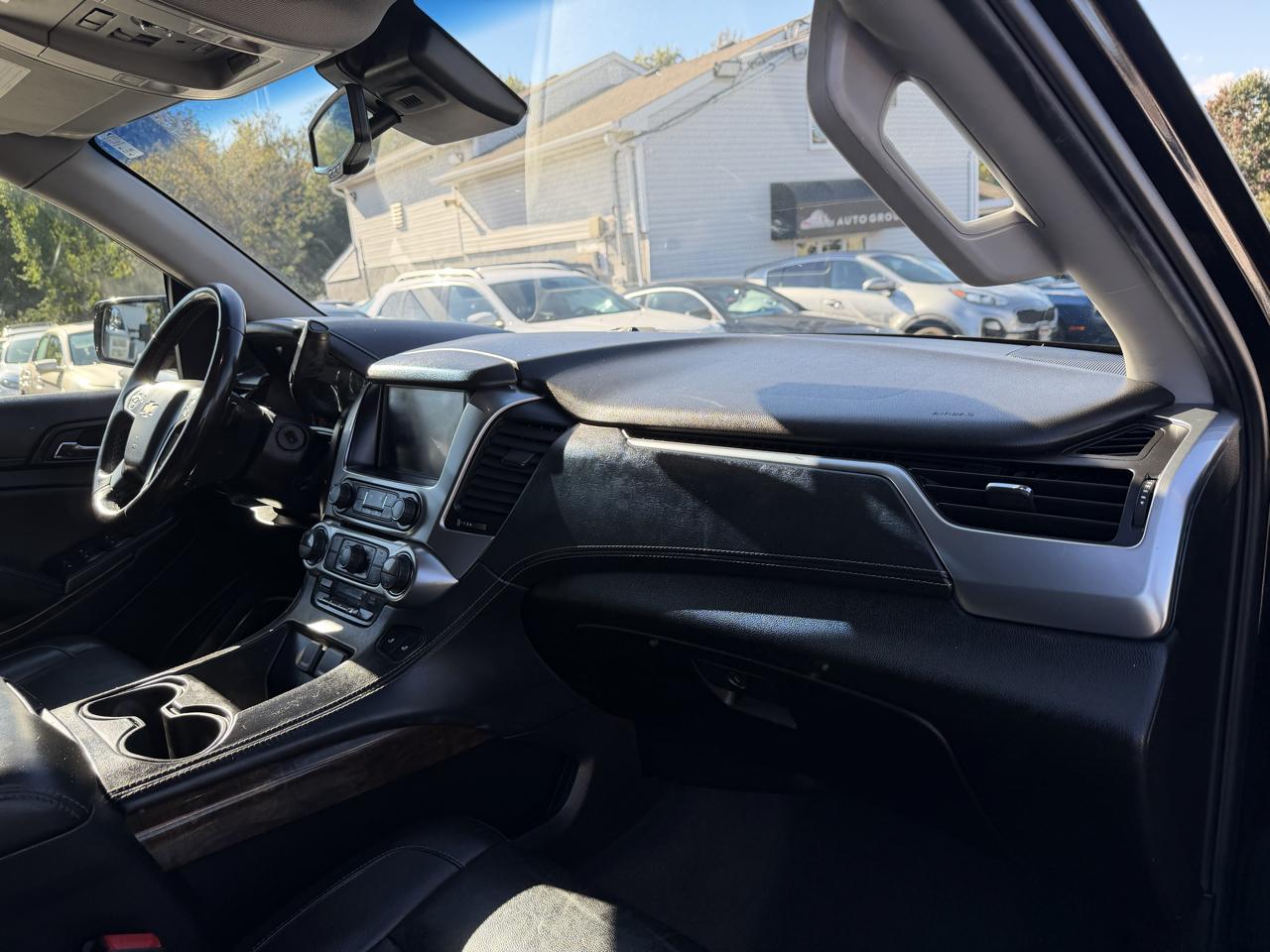Chevrolet Suburban LT 4WD 2019