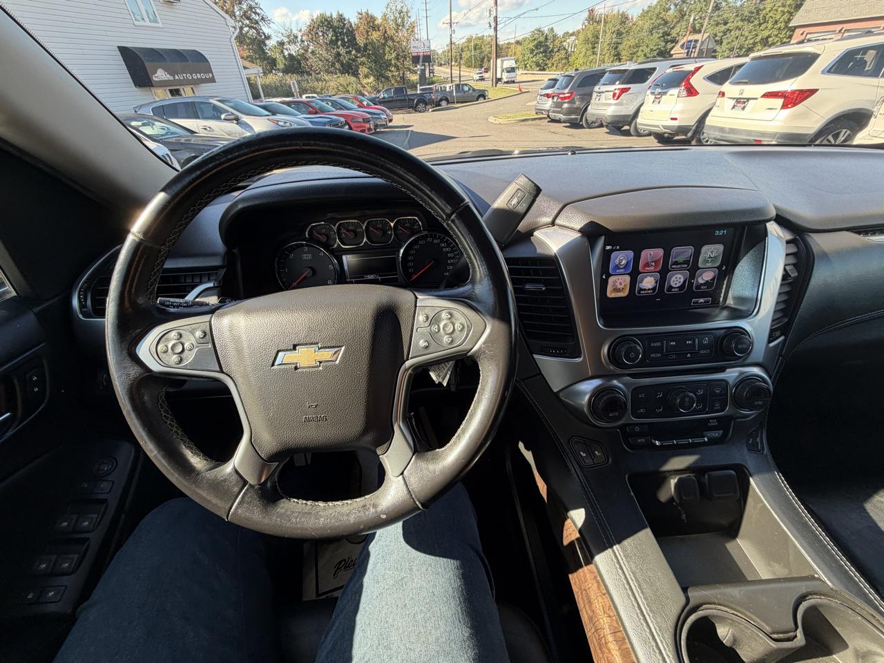 Chevrolet Suburban LT 4WD 2019