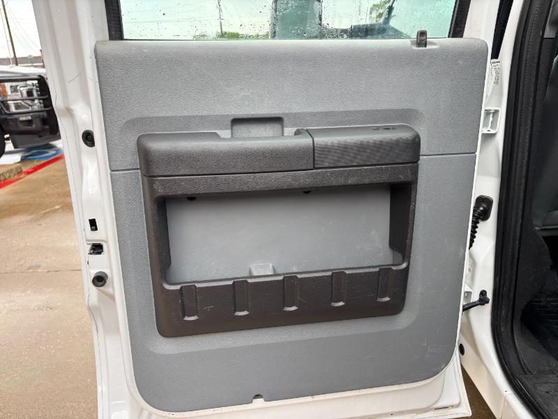 Ford F-550 Crew Cab DRW 2WD 2011