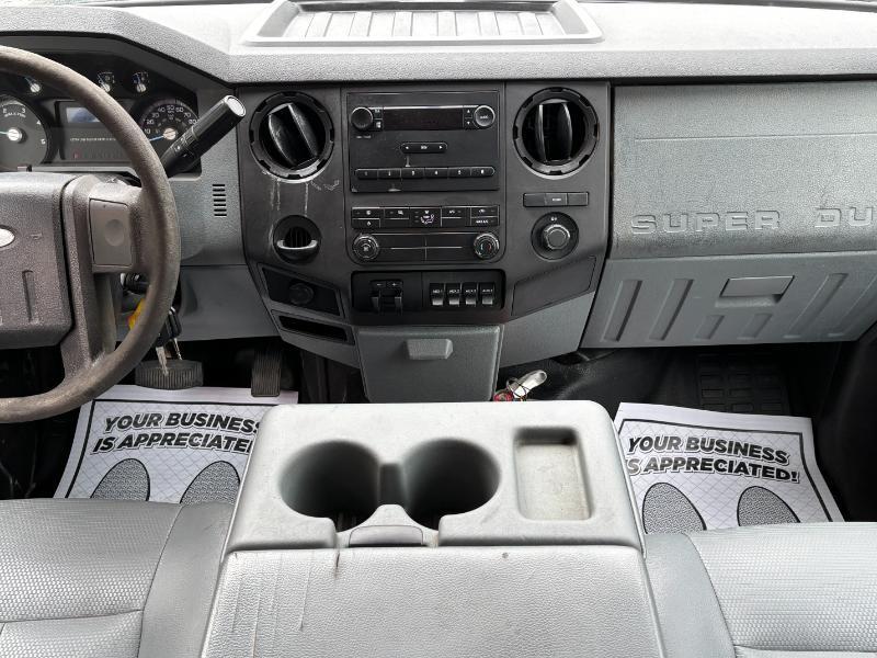 Ford F-550 Crew Cab DRW 2WD 2011