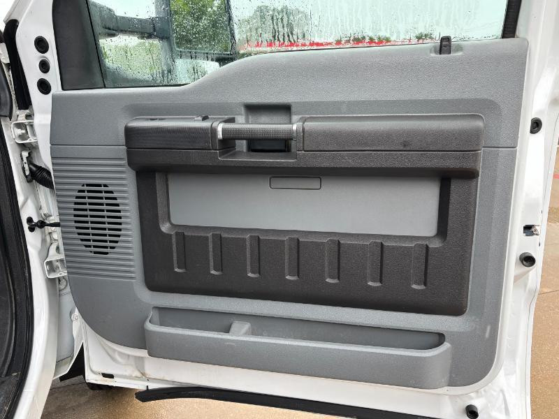 Ford F-550 Crew Cab DRW 2WD 2011