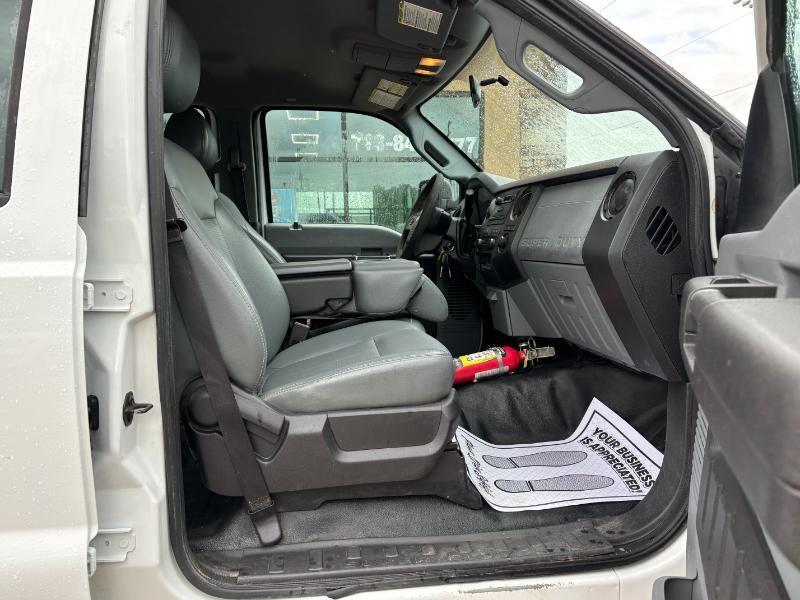 Ford F-550 Crew Cab DRW 2WD 2011