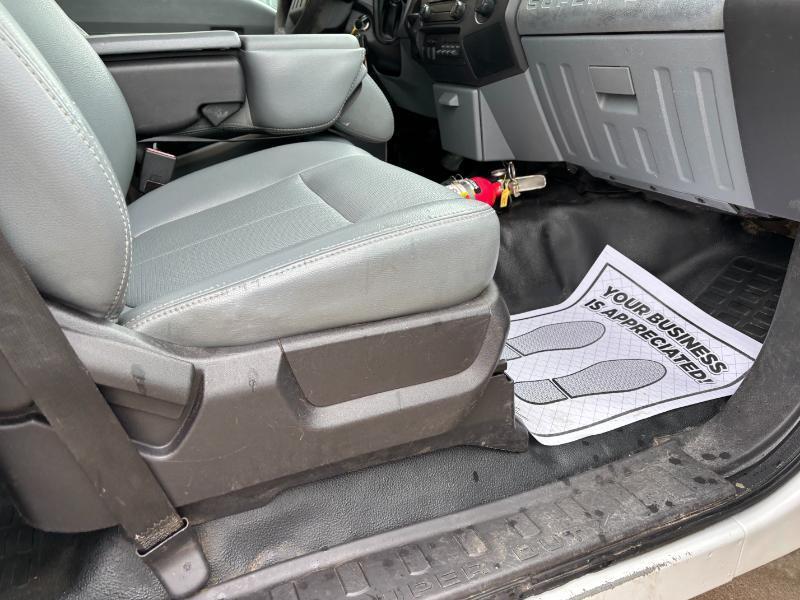 Ford F-550 Crew Cab DRW 2WD 2011