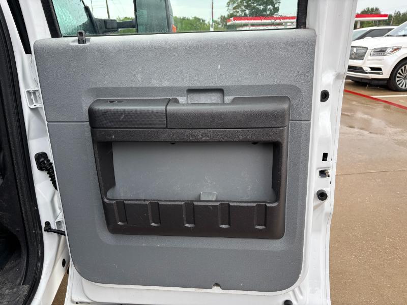 Ford F-550 Crew Cab DRW 2WD 2011