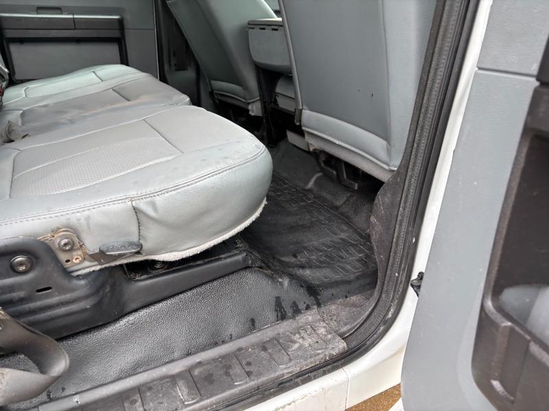Ford F-550 Crew Cab DRW 2WD 2011