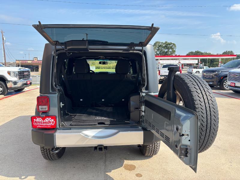Jeep Wrangler Unlimited Sahara 4WD 2014