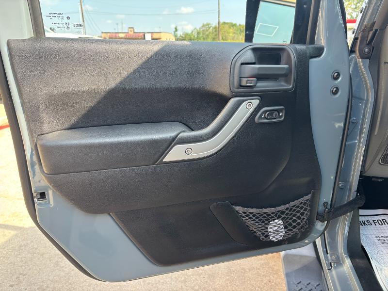 Jeep Wrangler Unlimited Sahara 4WD 2014