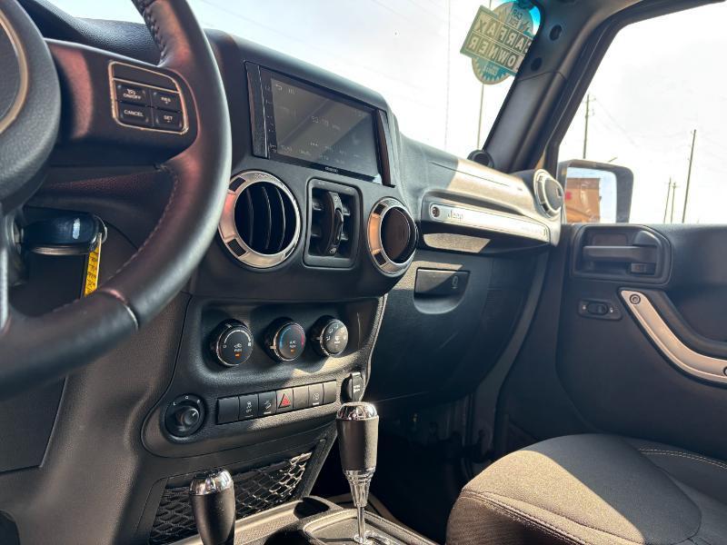Jeep Wrangler Unlimited Sahara 4WD 2014