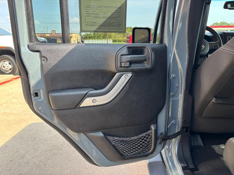 Jeep Wrangler Unlimited Sahara 4WD 2014