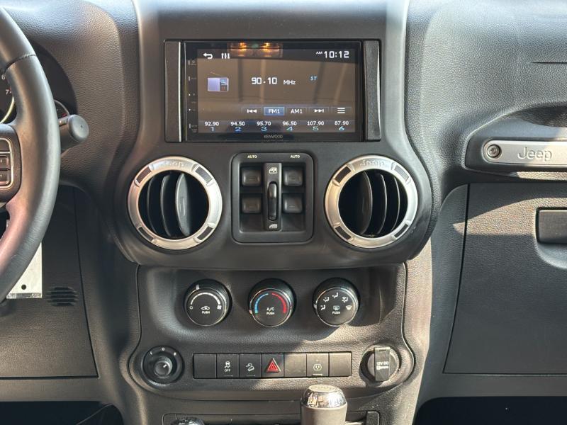 Jeep Wrangler Unlimited Sahara 4WD 2014