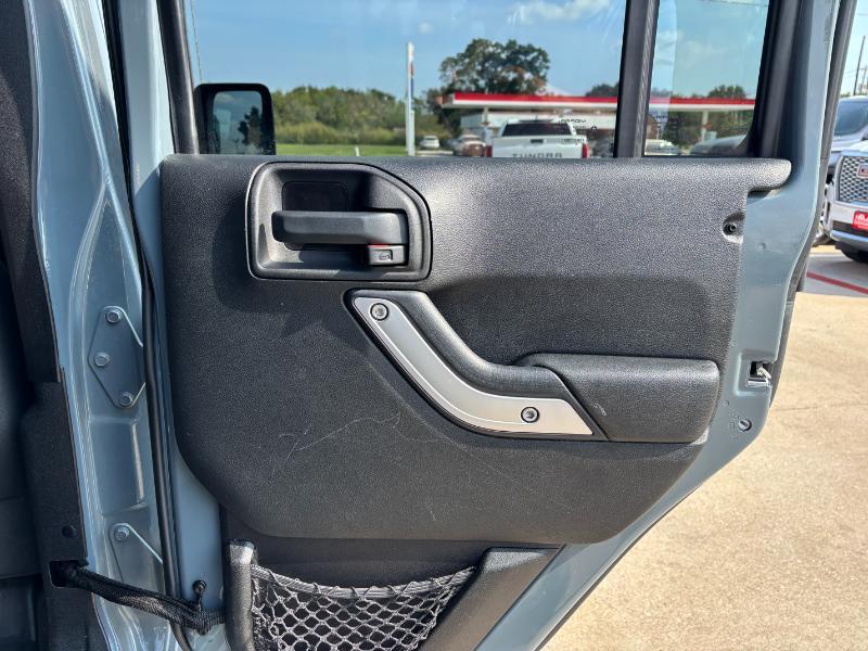 Jeep Wrangler Unlimited Sahara 4WD 2014