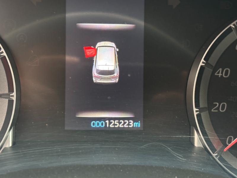 Toyota Highlander LE FWD V6 2021