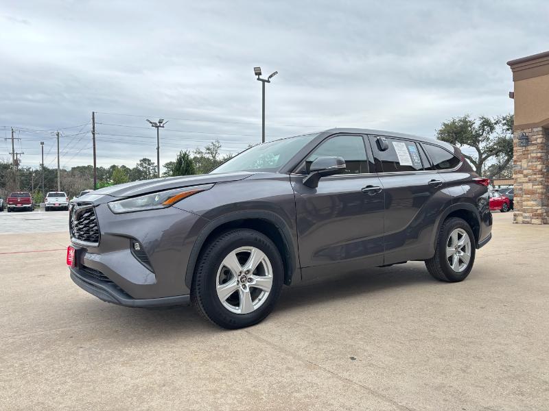 Toyota Highlander LE FWD V6 2021