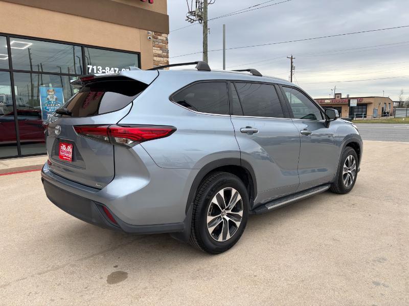 Toyota Highlander XLE FWD V6 2021