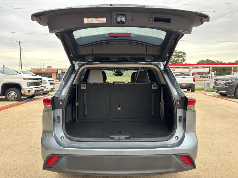 Toyota Highlander XLE FWD V6 2021