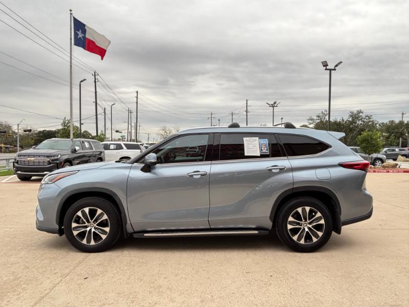 Toyota Highlander XLE FWD V6 2021