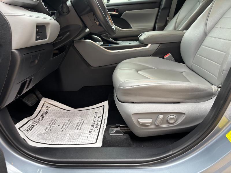 Toyota Highlander XLE FWD V6 2021