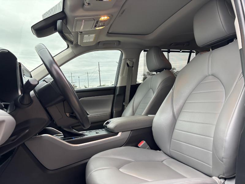 Toyota Highlander XLE FWD V6 2021