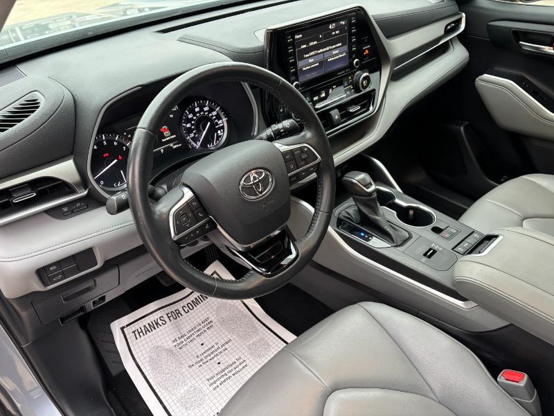 Toyota Highlander XLE FWD V6 2021