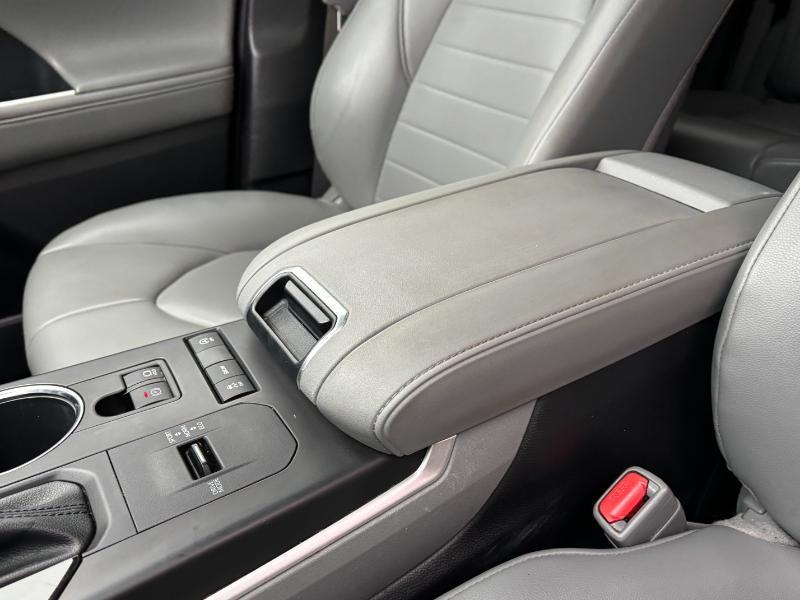 Toyota Highlander XLE FWD V6 2021