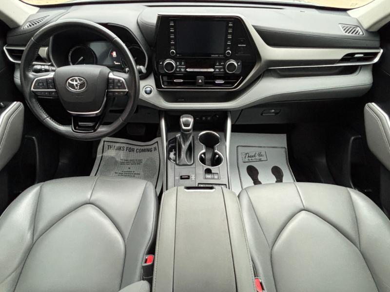 Toyota Highlander XLE FWD V6 2021