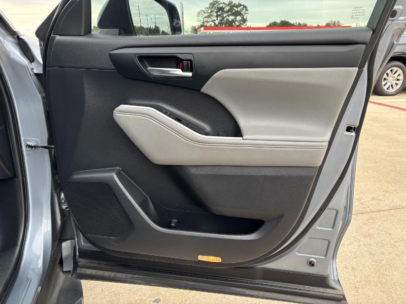 Toyota Highlander XLE FWD V6 2021