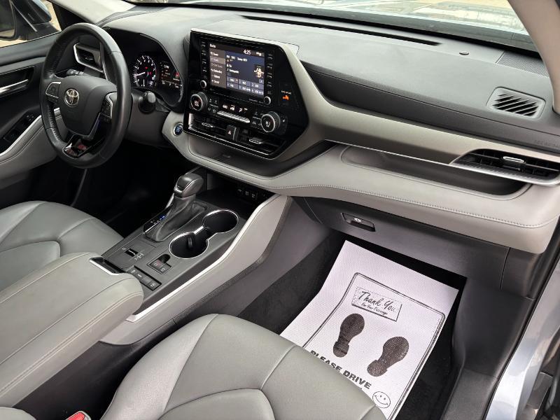 Toyota Highlander XLE FWD V6 2021