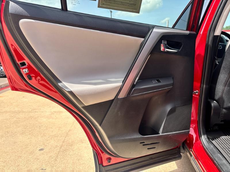 Toyota RAV4 XLE AWD 2016