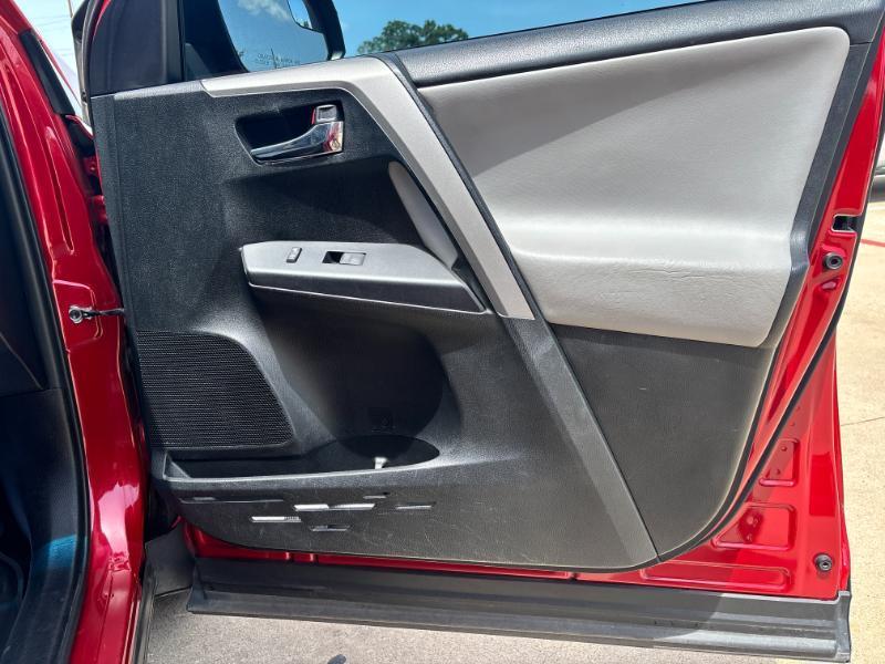Toyota RAV4 XLE AWD 2016
