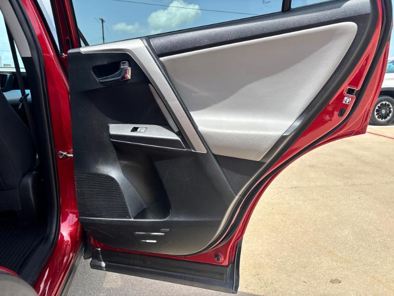 Toyota RAV4 XLE AWD 2016