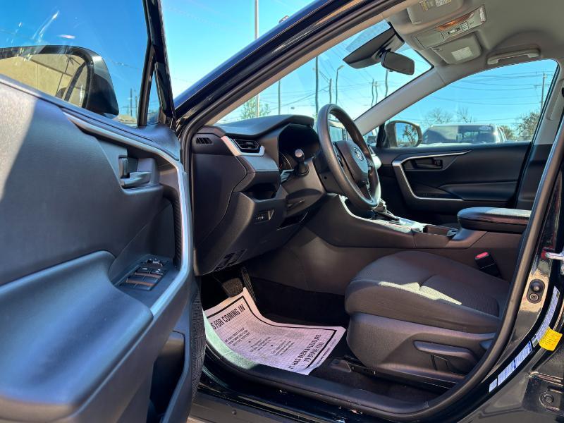 Toyota RAV4 LE AWD 2020