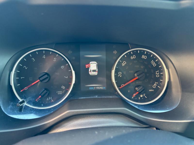 Toyota RAV4 LE AWD 2020