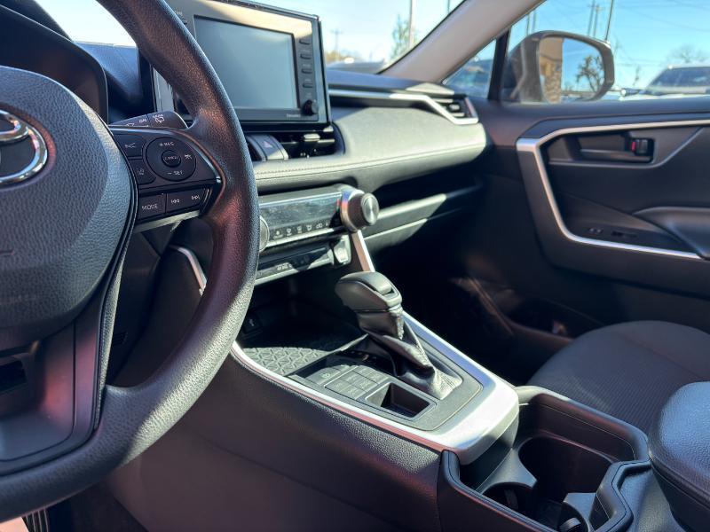 Toyota RAV4 LE AWD 2020