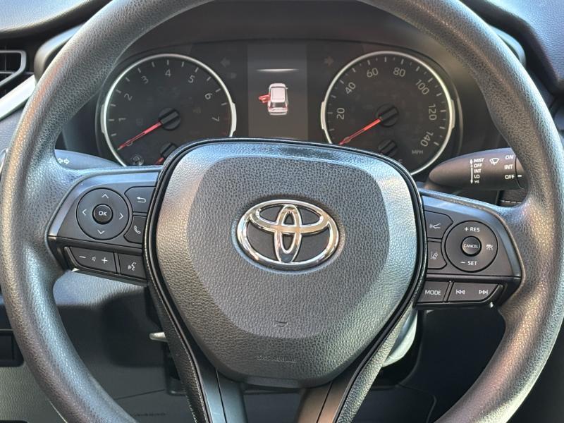 Toyota RAV4 LE AWD 2020