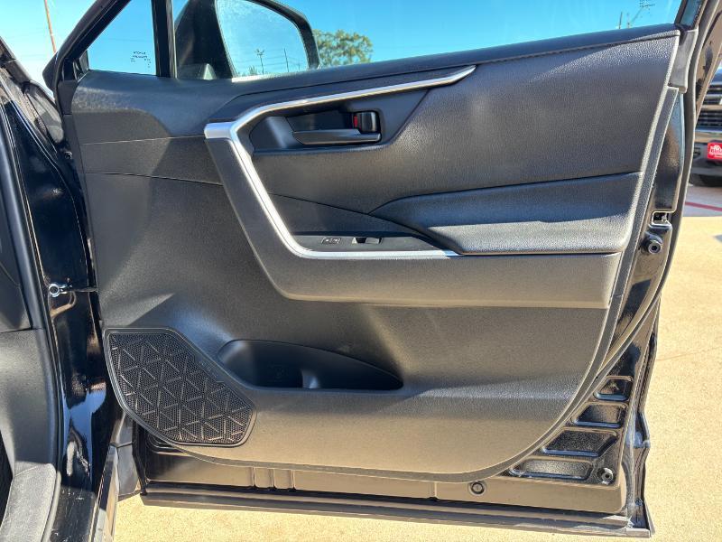 Toyota RAV4 LE AWD 2020