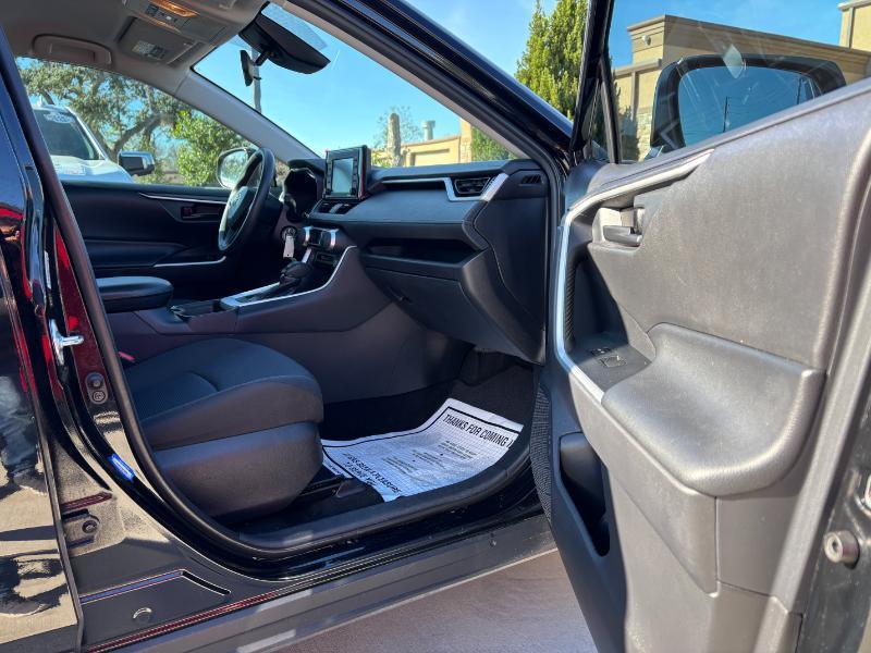 Toyota RAV4 LE AWD 2020