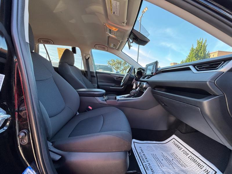 Toyota RAV4 LE AWD 2020