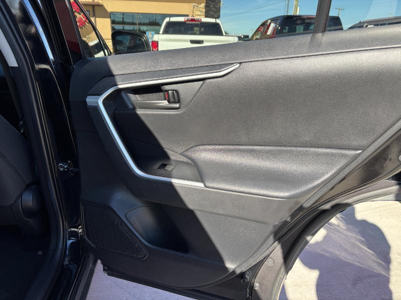 Toyota RAV4 LE AWD 2020