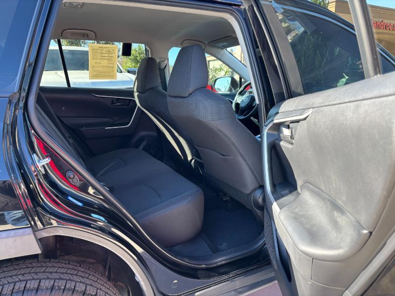 Toyota RAV4 LE AWD 2020