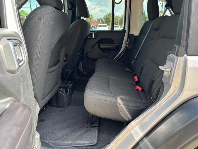 Jeep Wrangler Unlimited Sport 2018