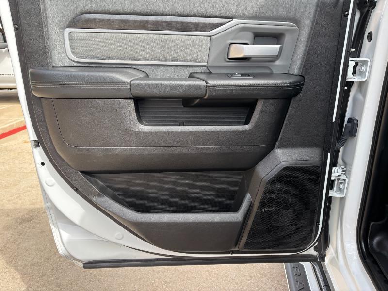 RAM 2500 Tradesman Crew Cab SWB 4WD 2022