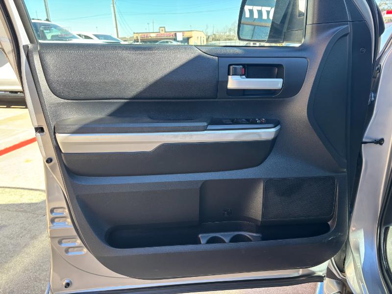 Toyota Tundra SR5 5.7L V8 CrewMax 2WD 2015