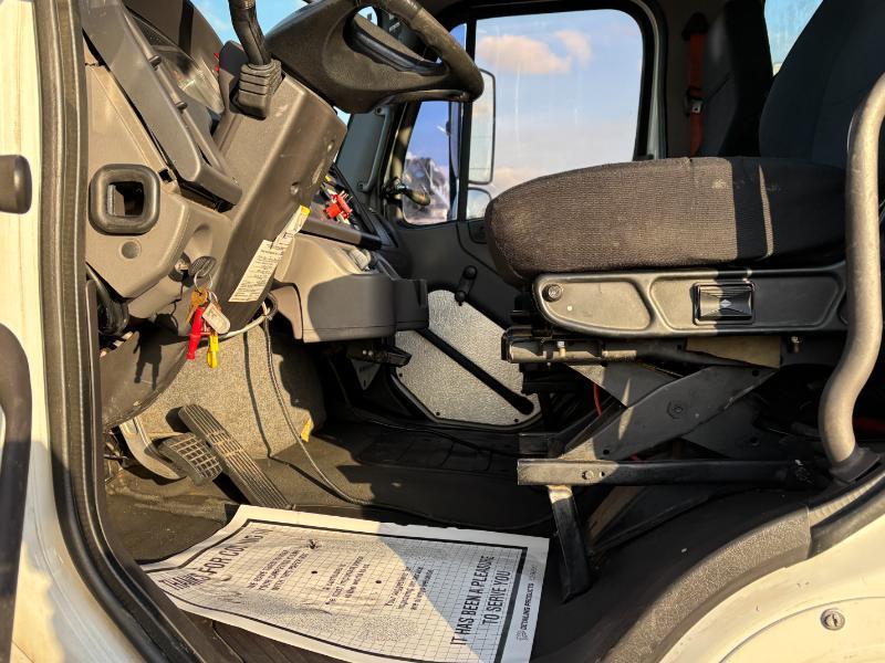 Freightliner M2 Medium Duty  2015