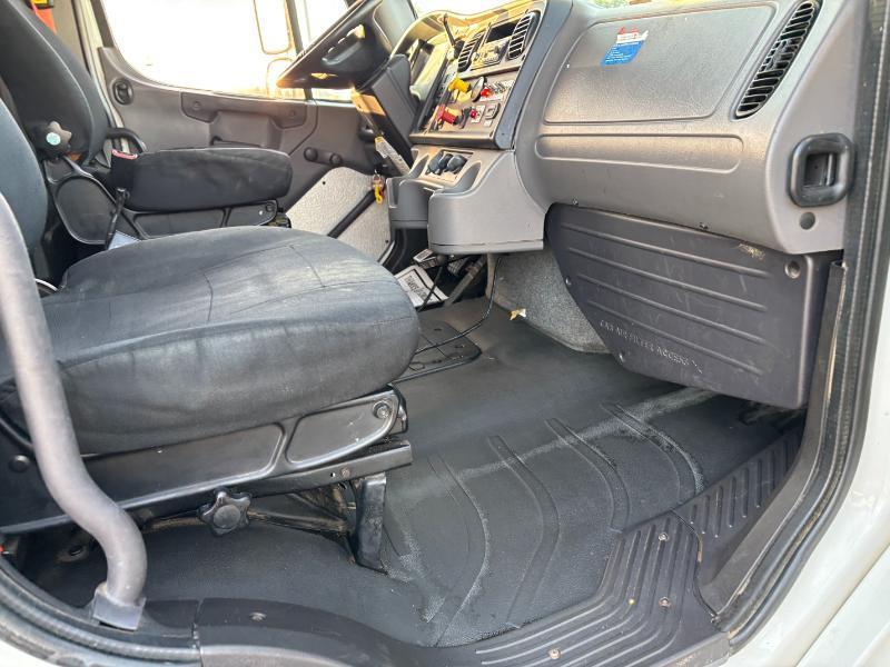 Freightliner M2 Medium Duty  2015