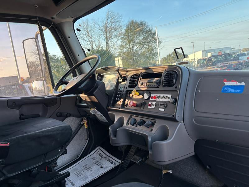 Freightliner M2 Medium Duty  2015