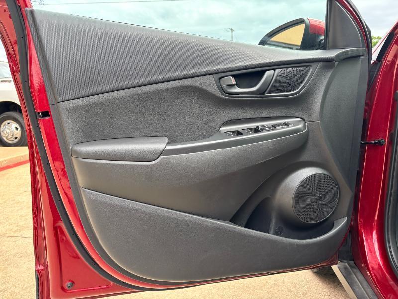 Hyundai Kona SE 2023